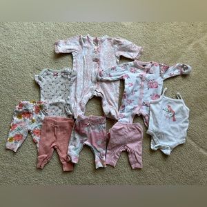 4/15$ 🛍️ Baby girl premie clothing bundle